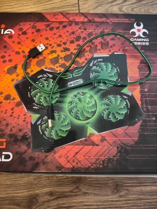 Vând Cooler laptop gaming MYRIA X11, iluminare, 17", negru
