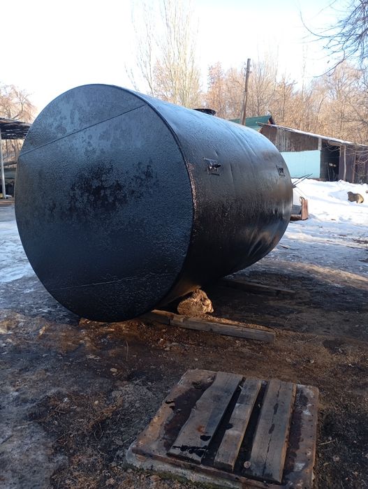 Продам ёмкость и годовую емкость