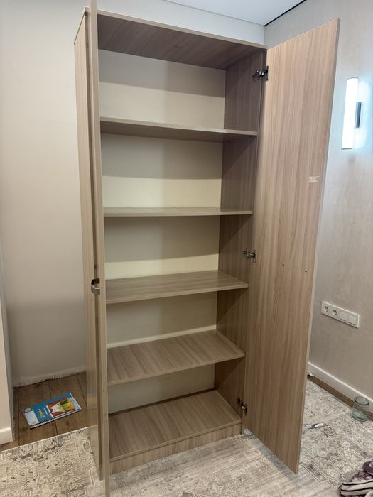 Шкаф и парта (комплект, отдельно продаем)