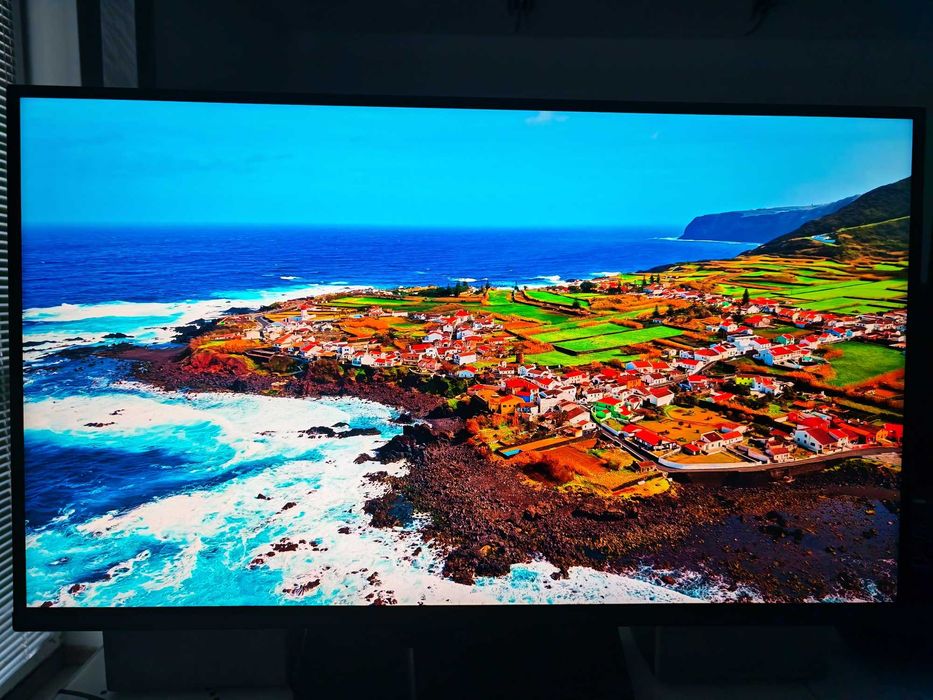 продавам 27инчов Dual mode Mini Led монитор MSI MAG 274UPDF E16M