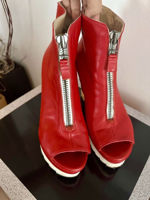 Летни боти на платформа от естествена кожа