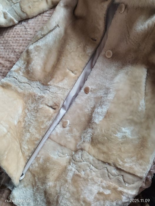 Продам шубу мутоновую с песцом