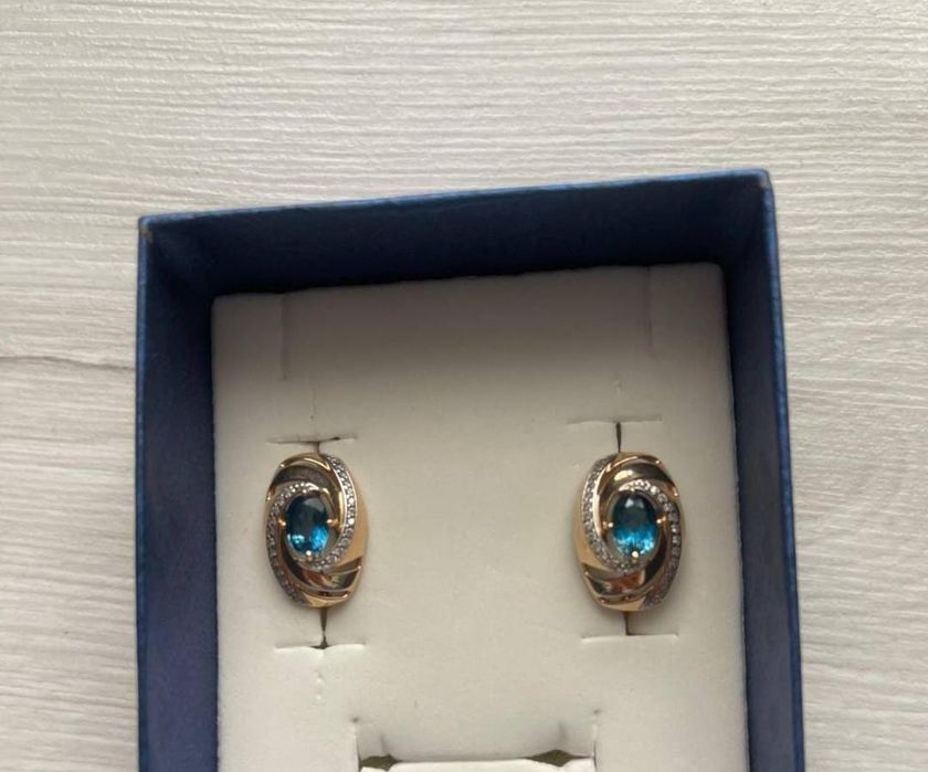 Продам золотые сережки