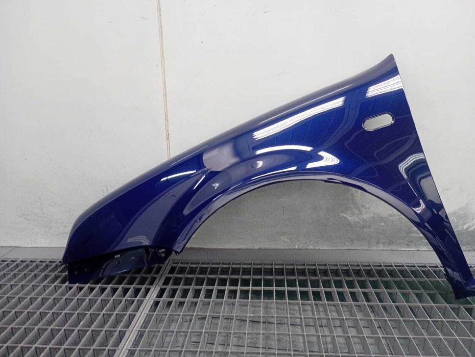 Aripa Fata Stanga VW Golf 4 IV An 1998-2004 (LD5Q (Albastru))
