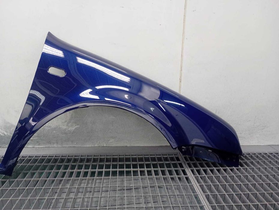 Aripa Fata Dreapta VW Golf 4 IV An 1998-2004 (LD5Q (Albastru))