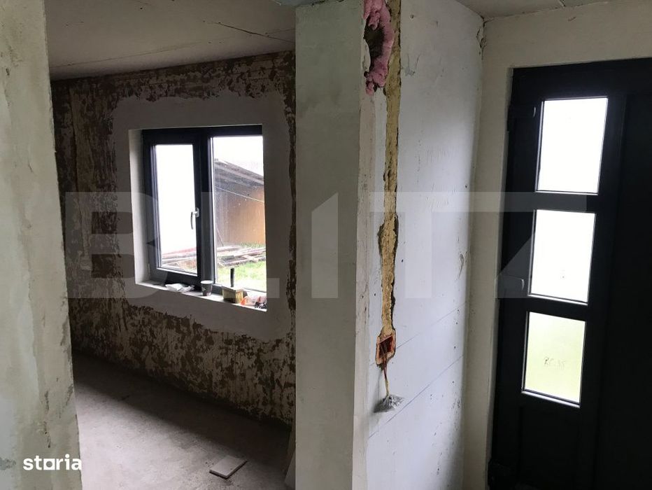 Casa batraneasca,partial renovata,loc. Meresti,3400mp teren