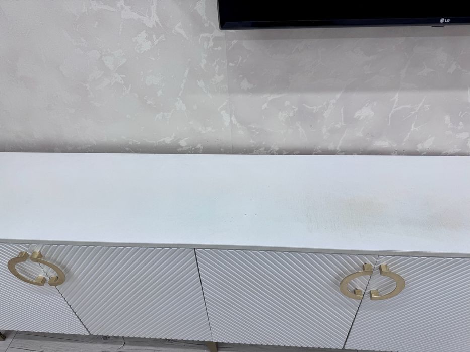 Продается тумба под телевизор