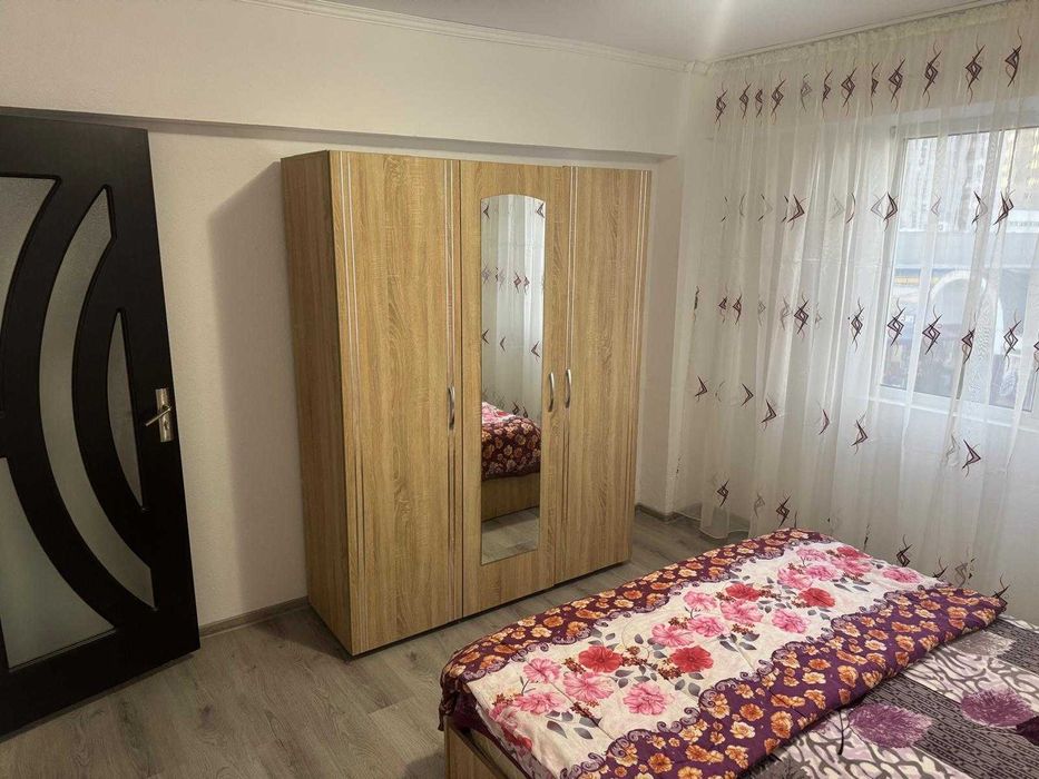 Apartament de inchiriat piata centrala etaj 1 renovat si utilat