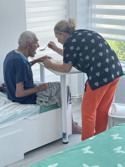 Vand centru ingrijit persoane varstnice (camin de batrani)