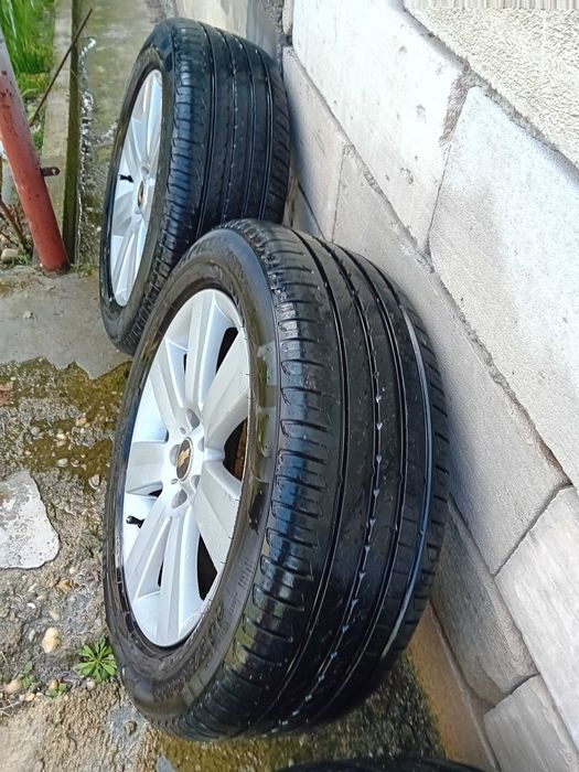 Jante aliaj chevrolet captiva, cu cauciucuri Pirelli aproape noi.
