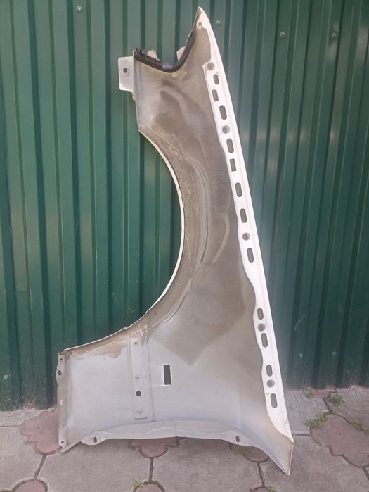 Переднее правое крыло mercedes w202