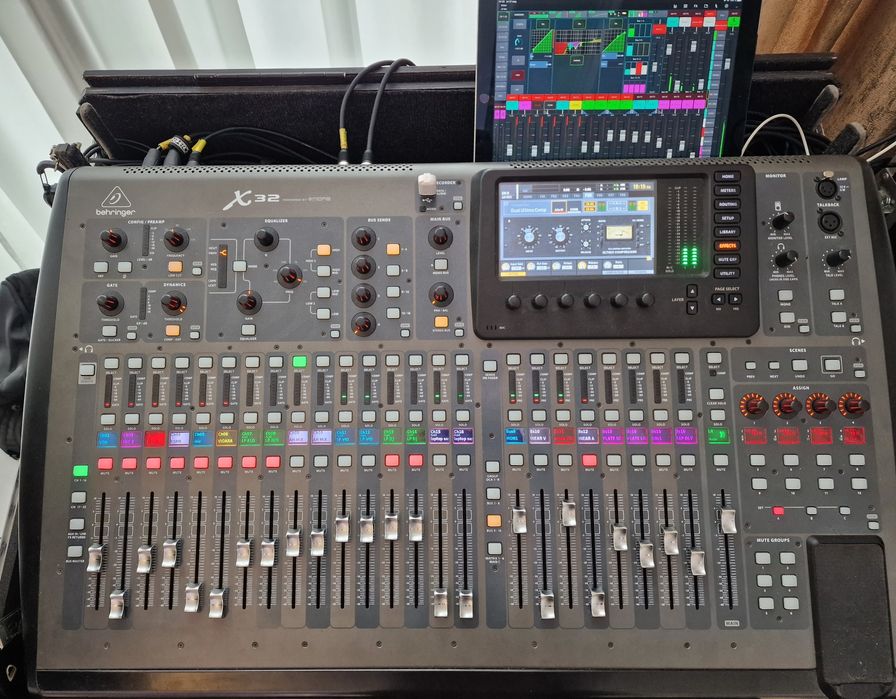 Behringer X32 – Mixer digital profesional, stare excelentă