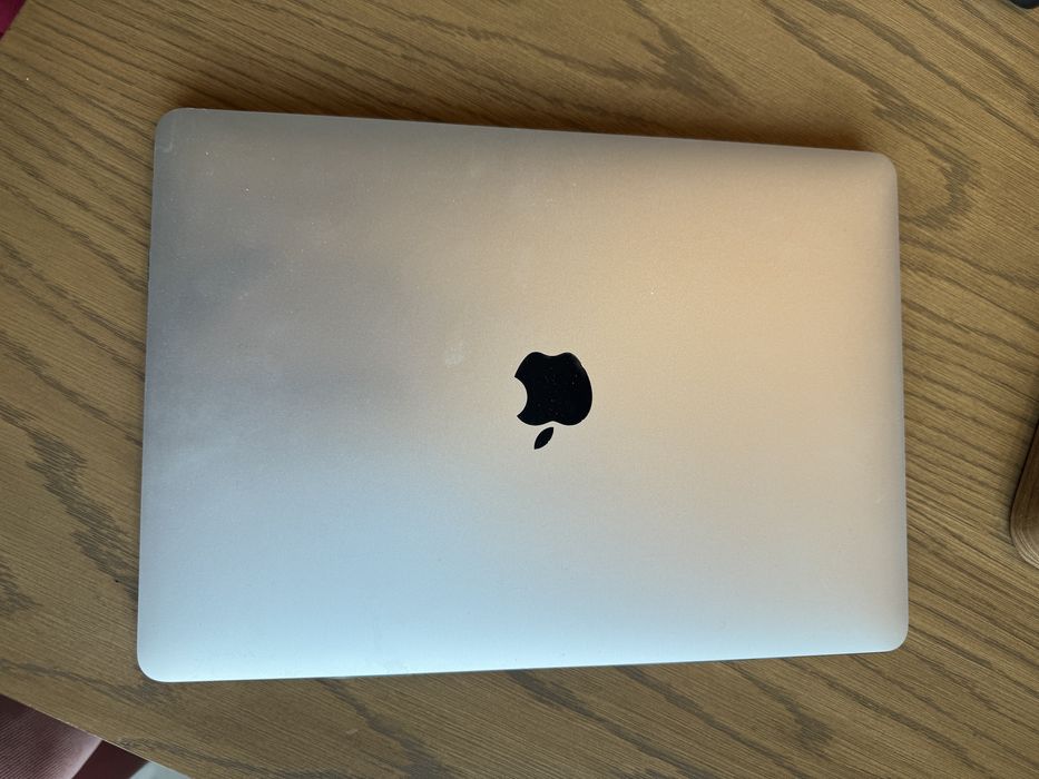 Продам макбук аир