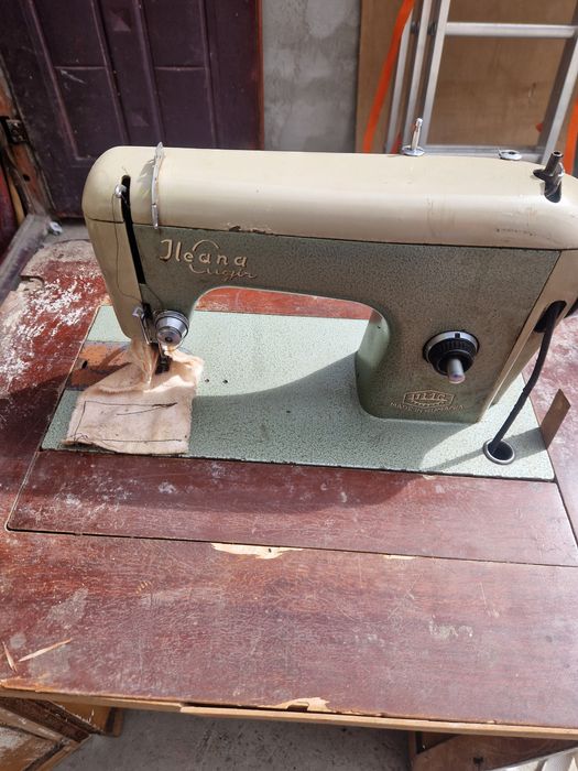 Vand Masini de cusut  ieftine