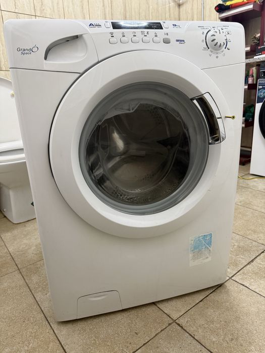 Vând mașină de spălat rufe Candy GrandOSpace