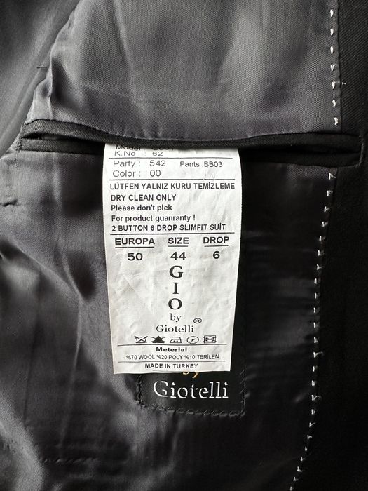 Продам мужской костюм