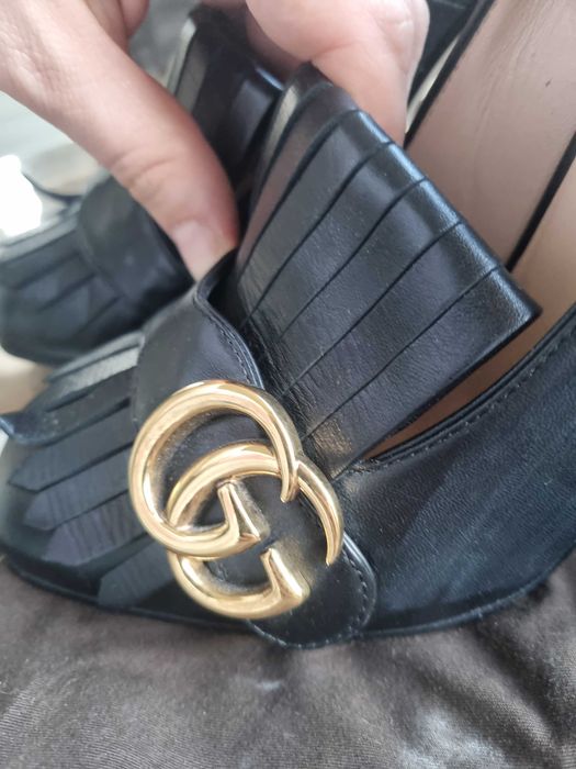 Оригинални Gucci Marmont – Черна кожа, с ресни и златисто лого отлично състояние
