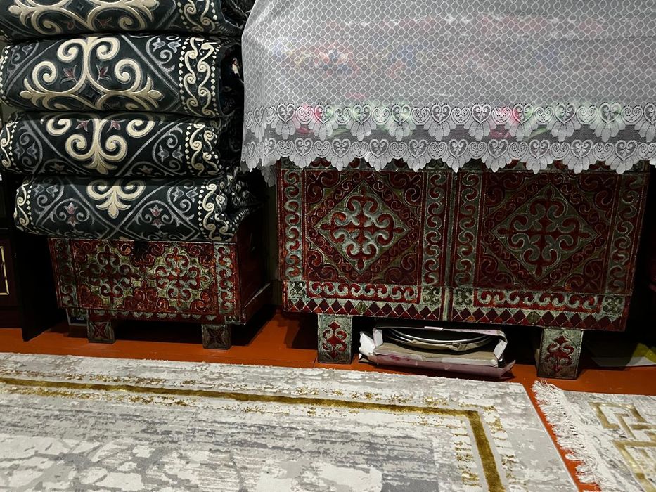 Сандық сатылады!! Жетісайда тұр!!