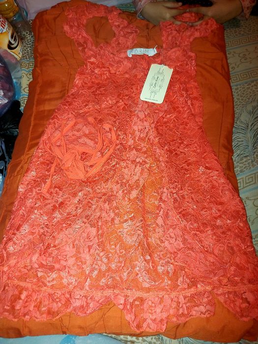 Продаются новые пеньюары и разные стринги.