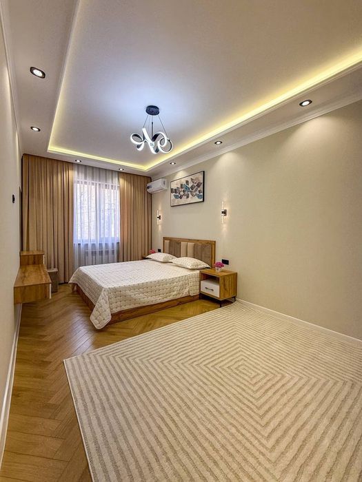 Мирзо-Улугбекский район БУЗ-2 квартира 4х комнатная с обстановкой 93м²