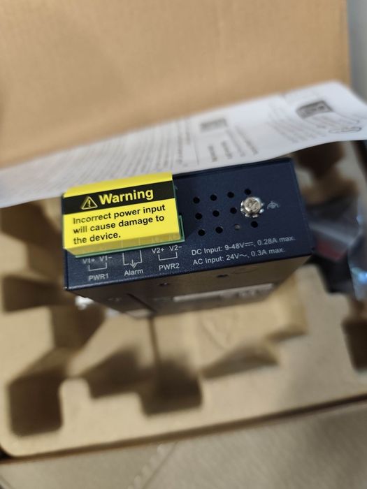 PLANET IGS-500T switch Ethernet industrial compact, fără management, echipat cu 5 porturi Gigabit