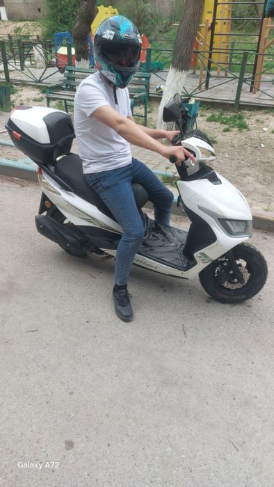 Мопеды/ скутеры suuzi m8