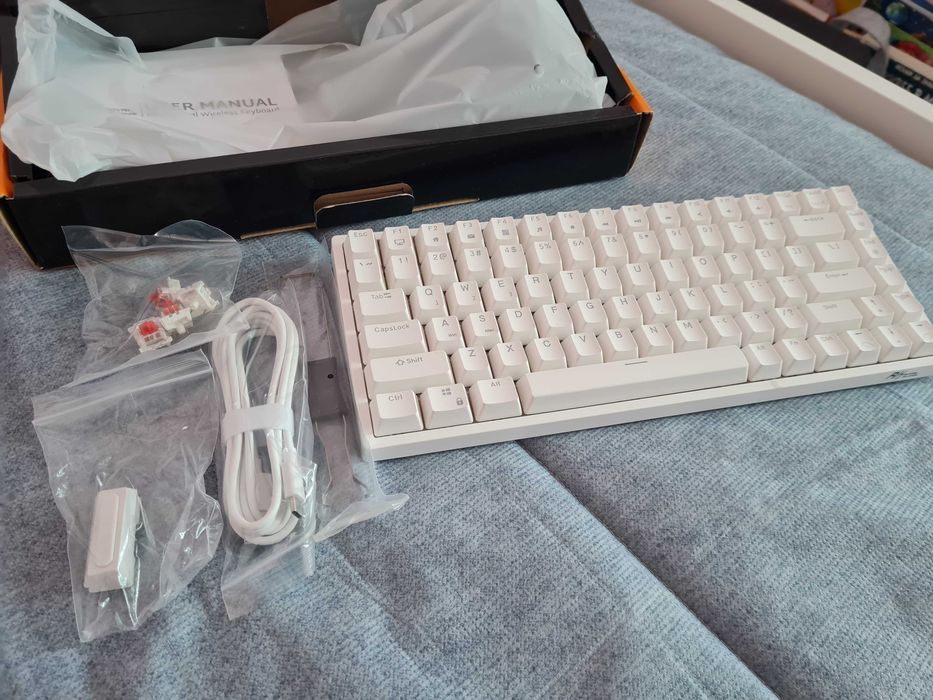 Mеханична клавиатура Royal Kludge 84 (RK84) 75% RGB безжична с HotSwap