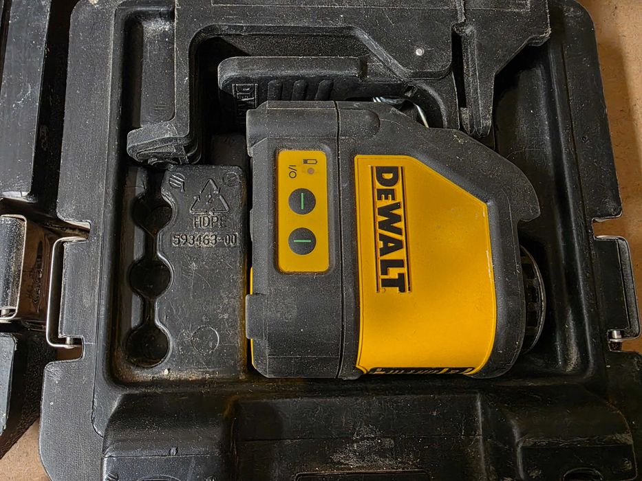 Лазерен нивелир Девалт Dewalt зелен  и червен