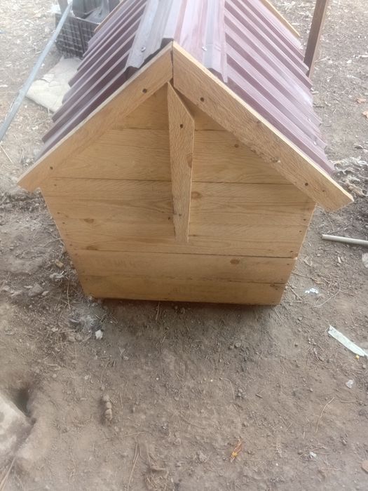 Продам будку для собак.