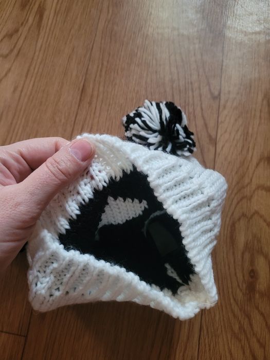 Шапки вязанные "Панда"