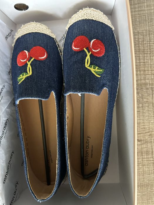 Летни мокасини с бродерия