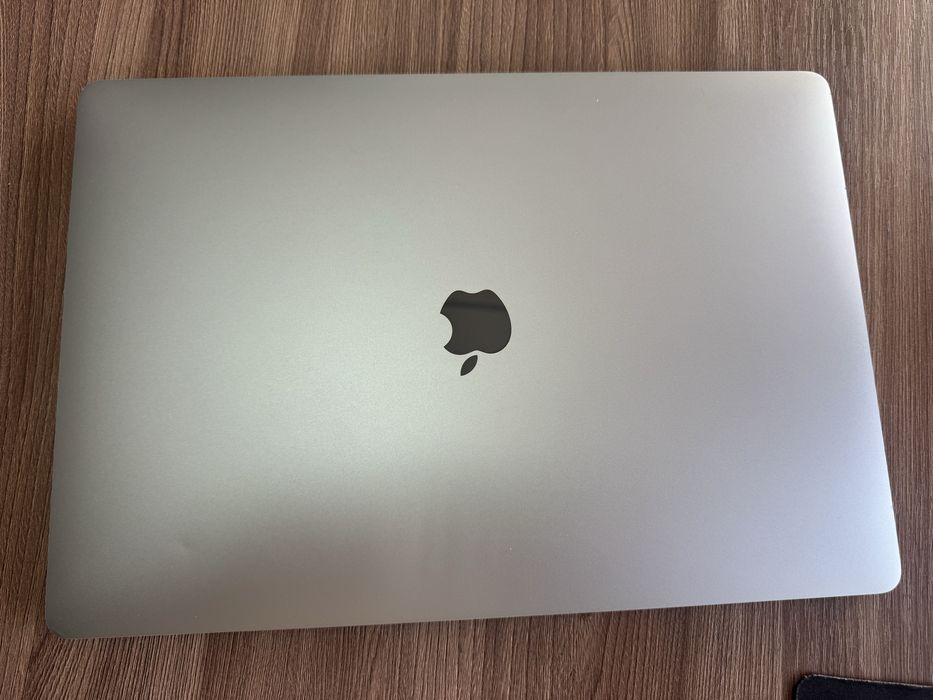 Macbook Pro 16 2019 i9 Ram 32 AMD 5500 Pro SSD 1Tb