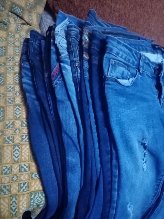 Джинсы на девушку