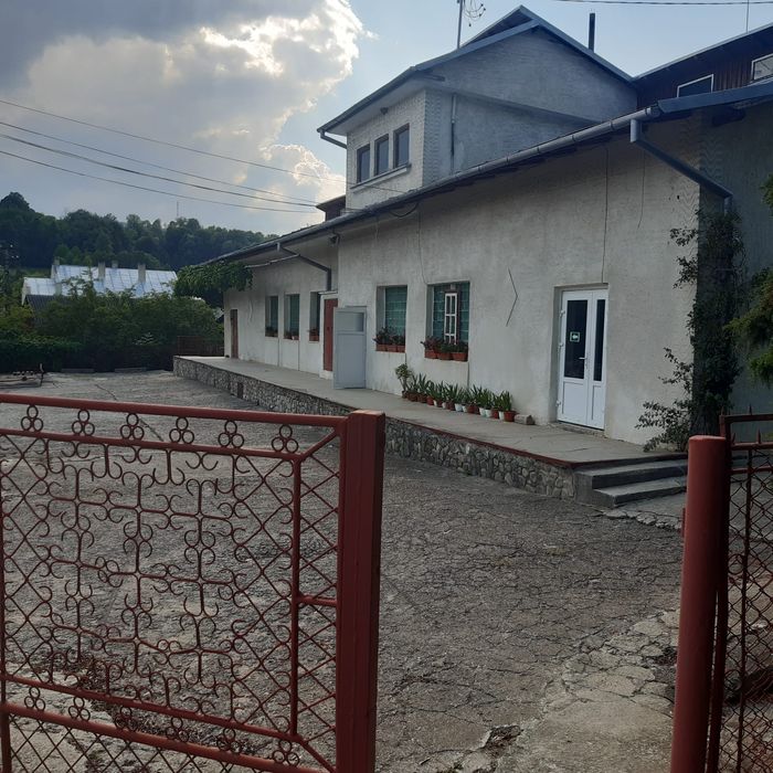 Inchiriere ( 2 eur / mp ) cladire comerciala 500 mp jud Suceava