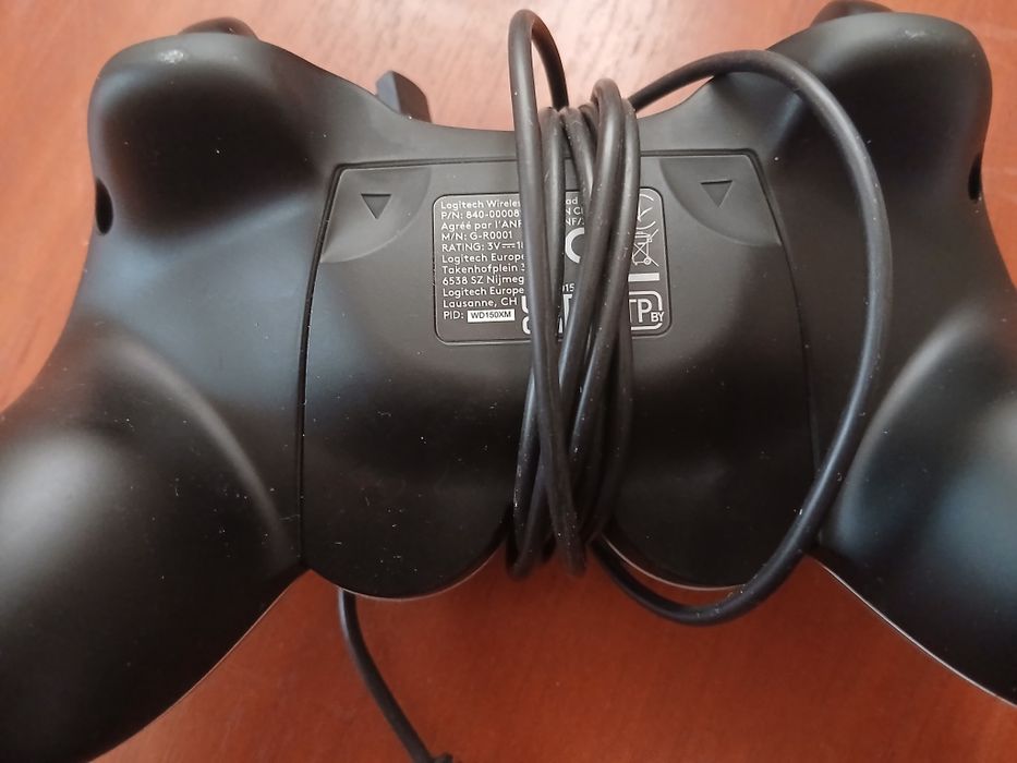 Продам джойстик Logitech f710