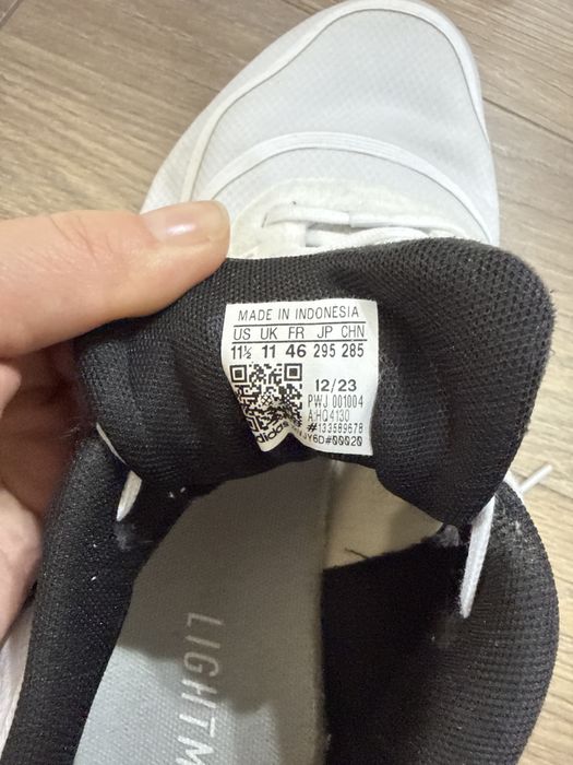 Продам кроссовки