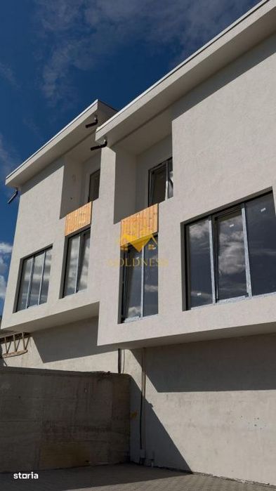 Casă tip duplex de vânzare, 4 camere, suprafață teren 200 mp, Chinteni