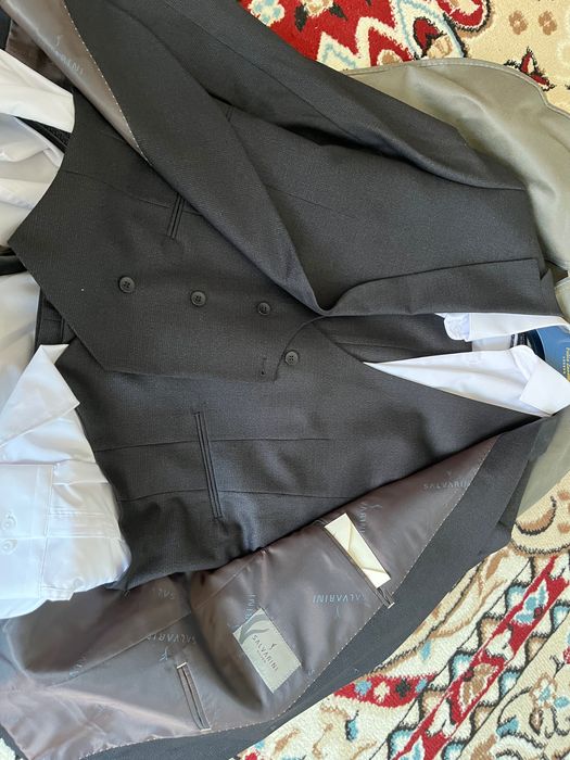 Продается новый костюм(носили лишь 1 раз) цена договорная