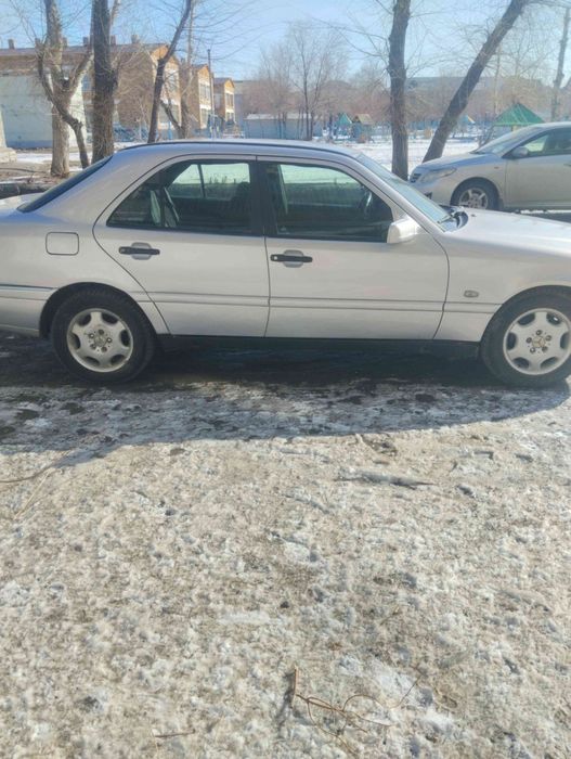 Продам Мерседес с 200,1993г