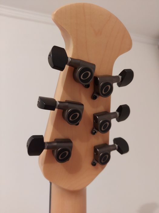 Электро-акустическая гитара Ovation