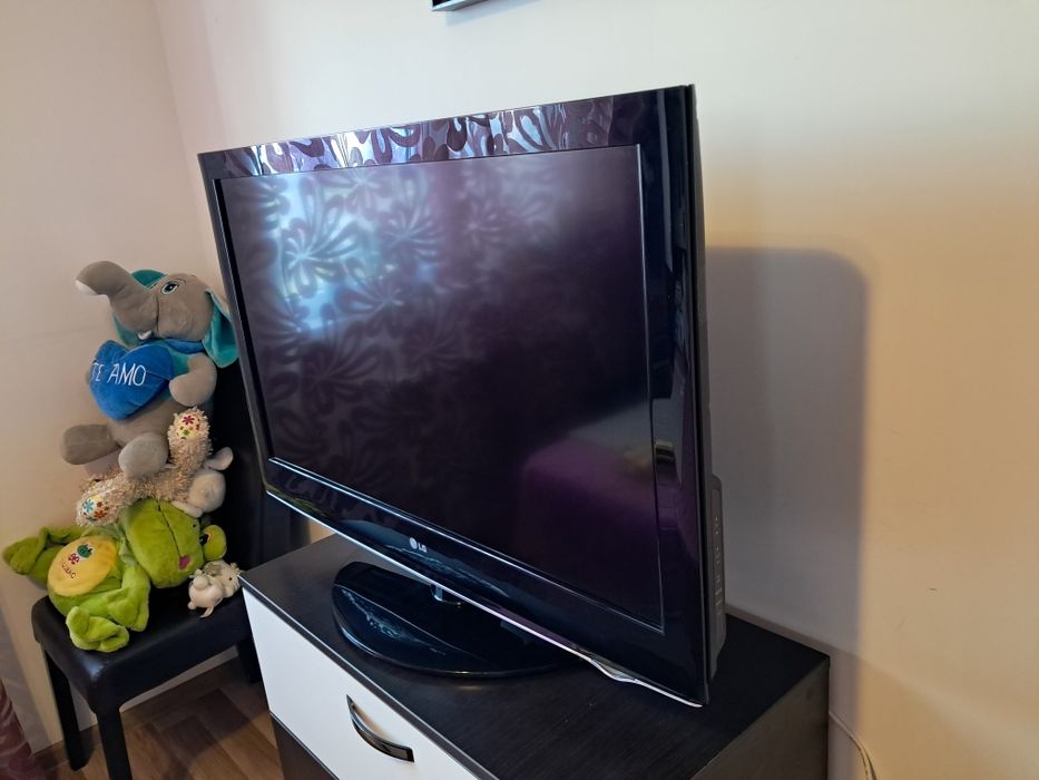 Televizor LCD LG  94cm 37LH3000