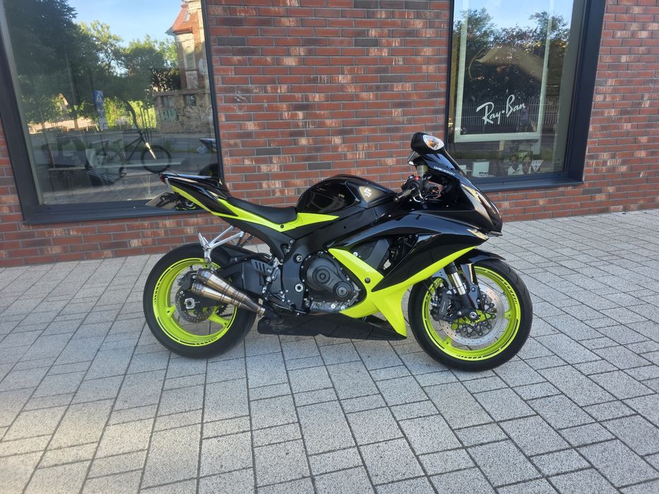 Suzuki gsxr k8 750