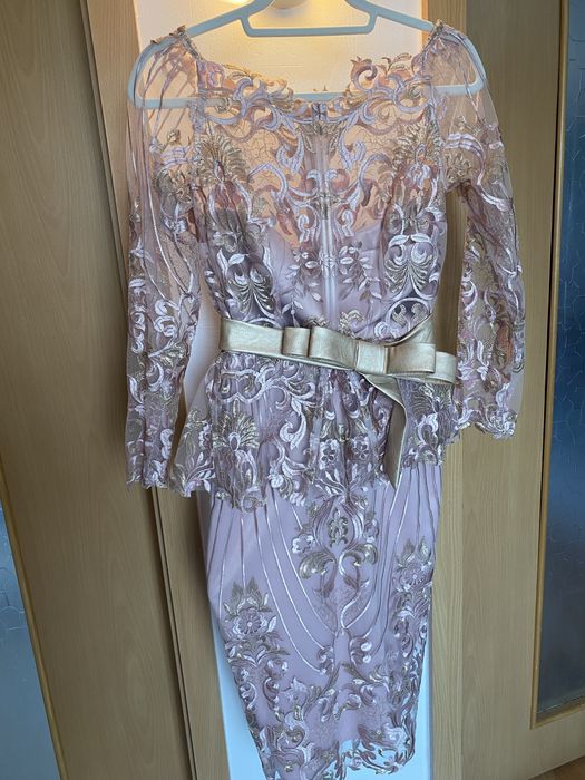 Vând sau inchiriez rochii elegante