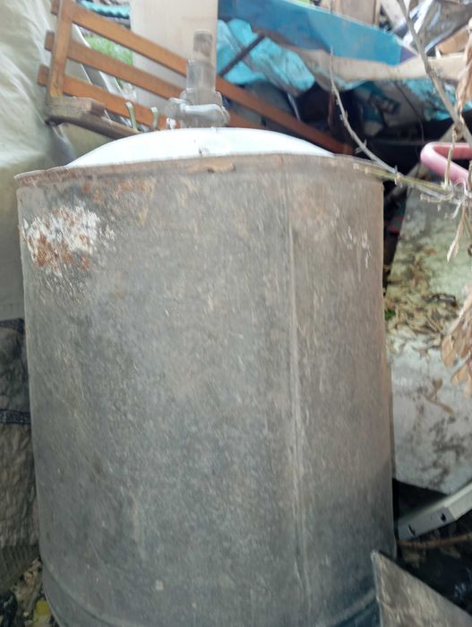 Продам бак для душа.цена 155т.