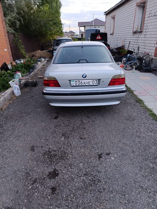 BMW e38 730 бензин