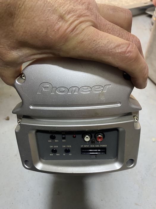 Сабвуфер Carrozzeria