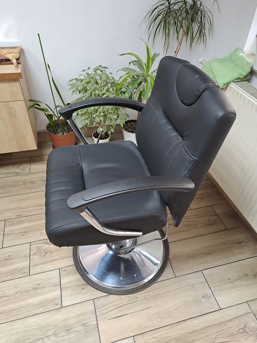 Vând 3 buc scaun de frizer