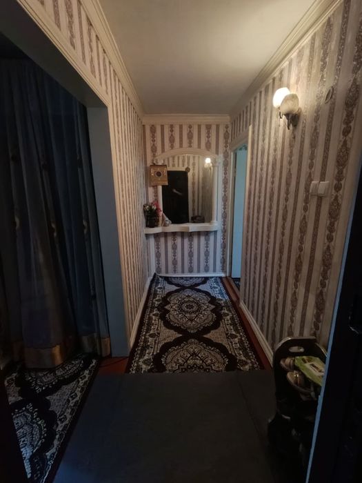 Срочно продаётся 2х комнатная квартира 2 этаж Вокзал середина