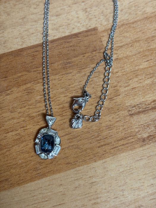 Колие Swarovski с камък