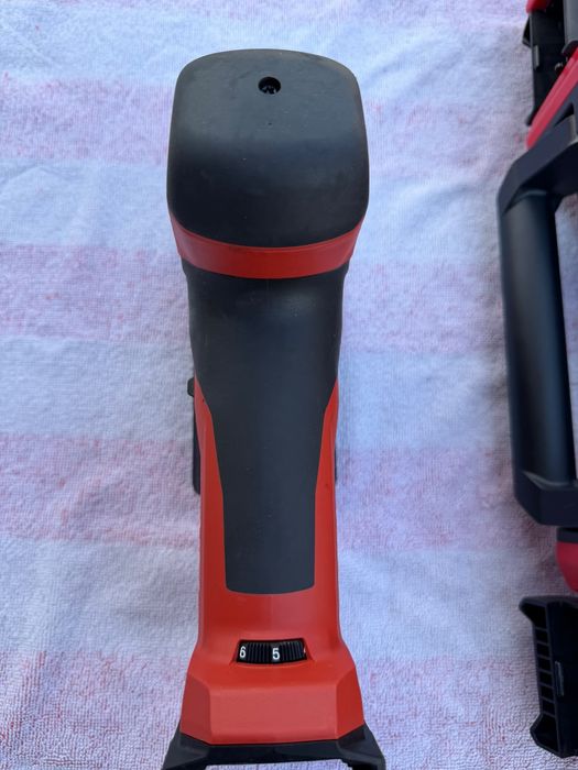 Hilti ferestrau pendular pe acumulator